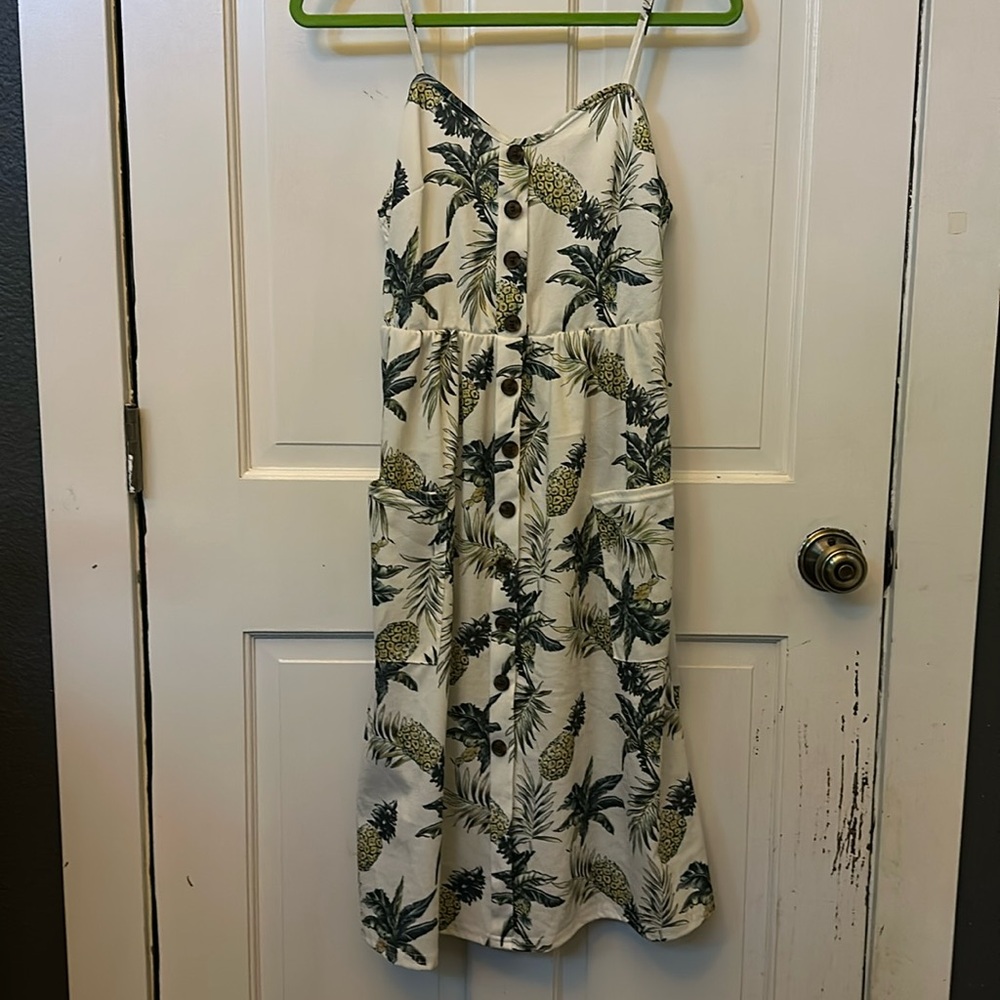 Summer dress pineapples pockets